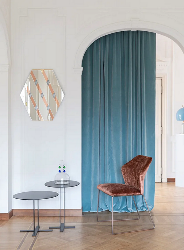 Upholstered fabric chair with sled base Saba New York factory SABA from Italy. Foto №6