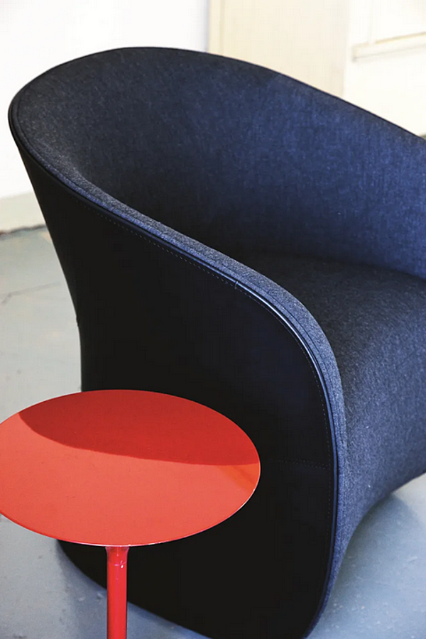 Upholstered easy chair with armrests Calla ZANOTTA factory ZANOTTA from Italy. Foto №6