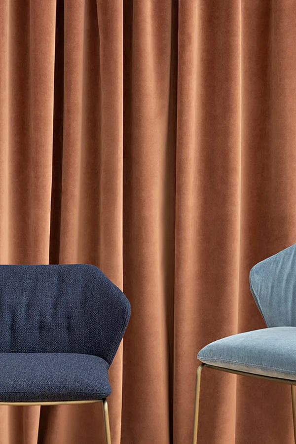 Fabric stool with footrest Saba New York factory SABA from Italy. Foto №6