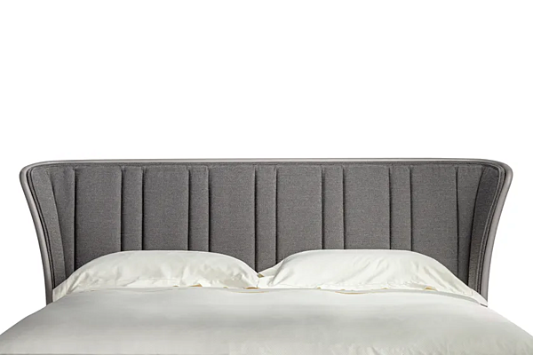 Double bed with upholstered headboard fabric POLTRONA FRAU Lola Darling factory POLTRONA FRAU from Italy. Foto №3