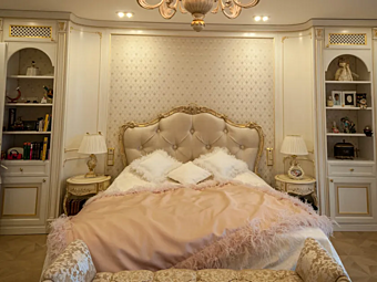 Solid Wood Bedroom Set with Upholstered Headboard Martini Interiors Romanza Progetto Chelyabinsk Solid Wood Bedroom Set with Upholstered Headboard Martini Interiors Romanza Progetto Chelyabinsk factory MARTINI INTERIORS from Italy