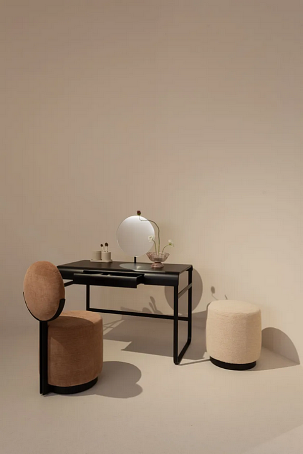 Swivel fabric easy chair Beauty Saba factory SABA from Italy. Foto №4