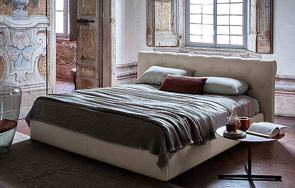 Bed POLTRONA FRAU Bluemoon factory POLTRONA FRAU from Italy. Foto №3