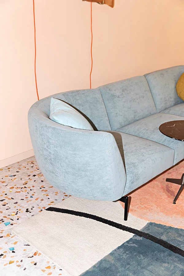 Sectional fabric sofa with soft back Saba Rendez Vous factory SABA from Italy. Foto №5