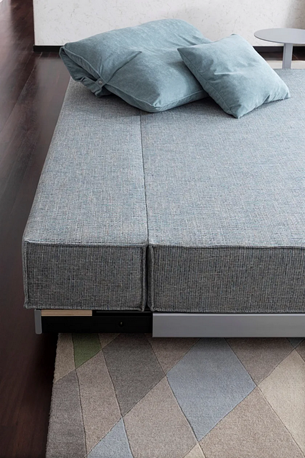 Fabric Sofa Bed with Upholstered Back Saba Bed Breakfast factory SABA from Italy. Foto №7