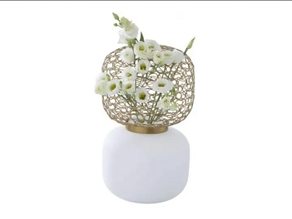 Vase in opaline glass with brass wire base LIGNE ROSET JALI 11230508-11230509 factory LIGNE ROSET from Italy. Foto №1