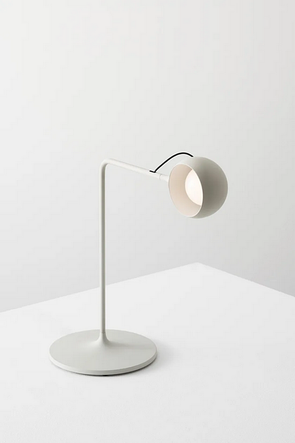 Adjustable metal desk lamp Artemide Ixa factory Artemide from Italy. Foto №5