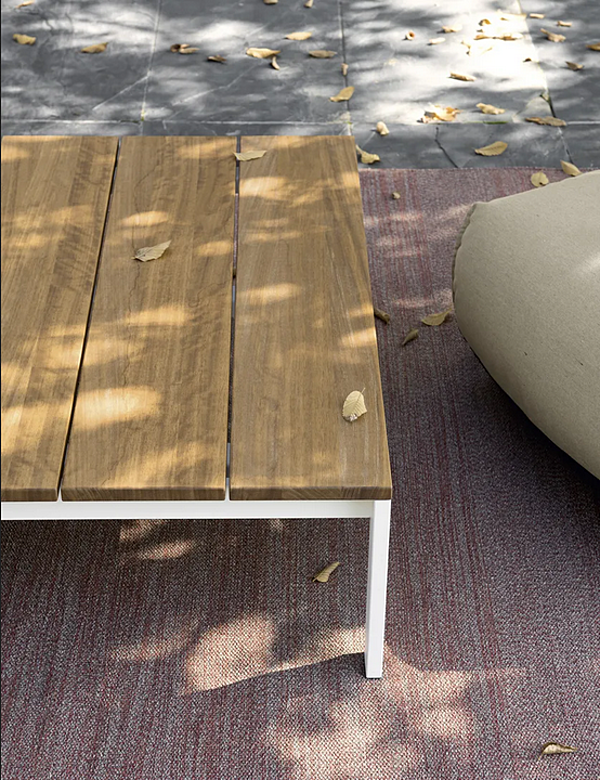 Square Teak Garden Side Table Be Easy Slatted Kristalia factory Kristalia from Italy. Foto №3