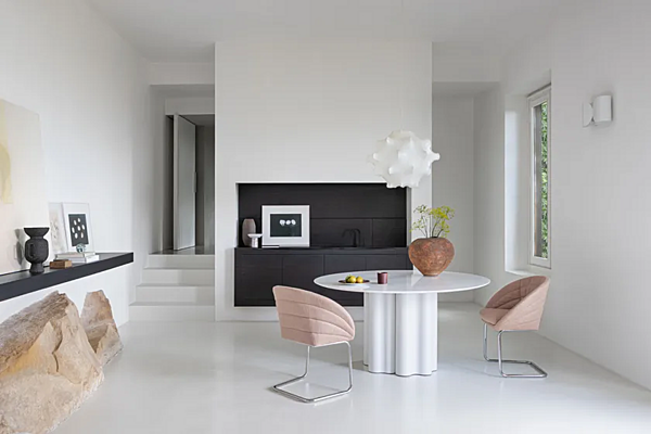 Round table with polyurethane base and marble top Saba Teatro Magico factory SABA from Italy. Foto №3