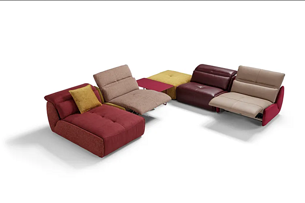 Sectional leather sofa with electric motion Egoitaliano Selfy factory Egoitaliano from Italy. Foto №3