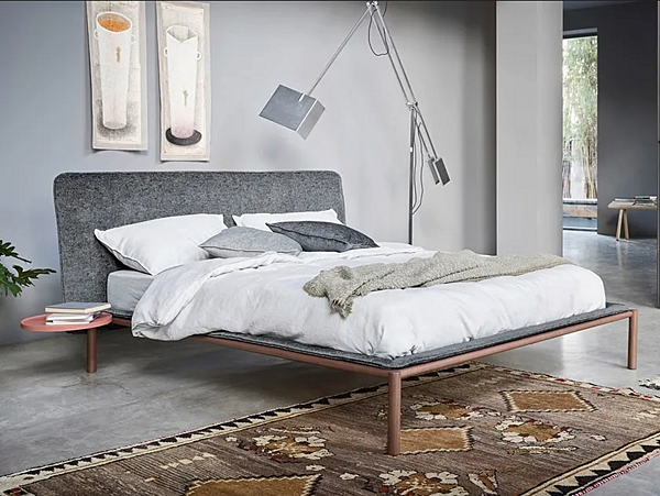 Double bed with upholstered headboard fabric NOVAMOBILI Rain factory NOVAMOBILI from Italy. Foto №1