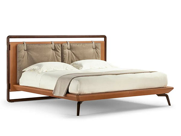 Leather double bed with fabric upholstered headboard POLTRONA FRAU Volare Due factory POLTRONA FRAU from Italy. Foto №1