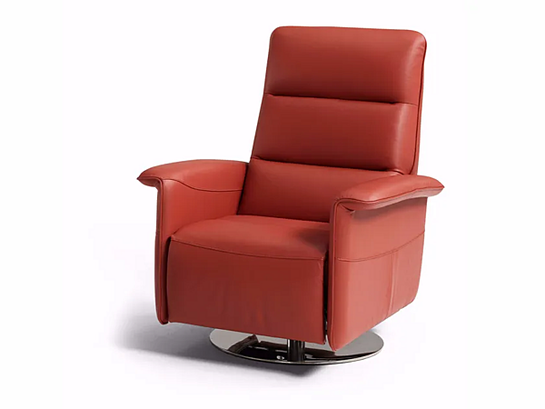 Upholstered leather armchair with armrests Egoitaliano Kelly factory Egoitaliano from Italy. Foto №1