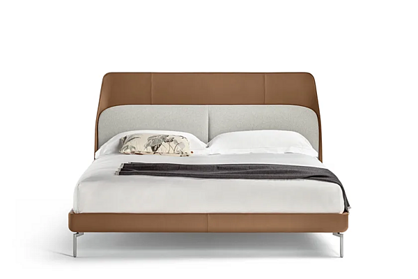 Leather bed with upholstered headboard Coupe POLTRONA FRAU factory POLTRONA FRAU from Italy. Foto №2