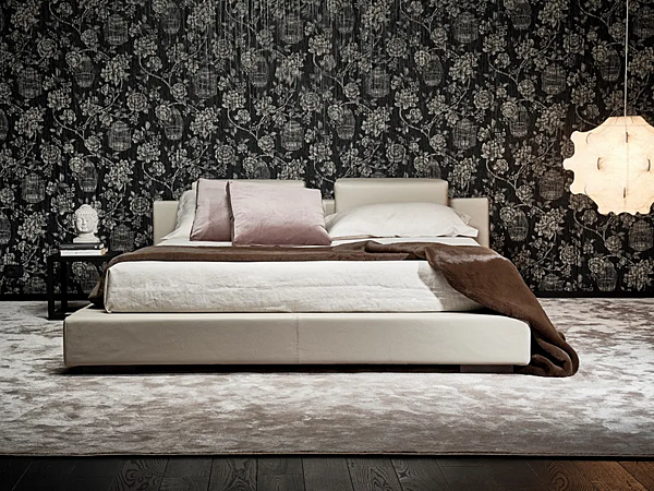 Leather double bed with upholstered headboard Mussi Nirvana factory MUSSI from Italy. Foto №4