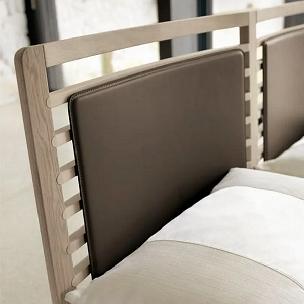 Wooden double bed with upholstered headboard DALE Essentia P 610 factory DALE from Italy. Foto №2