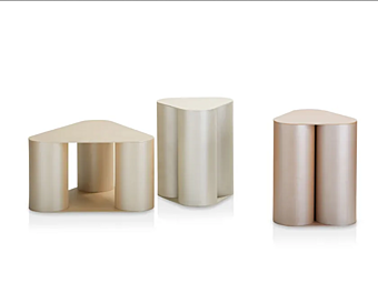 Triangular metal coffee table Tres Saba