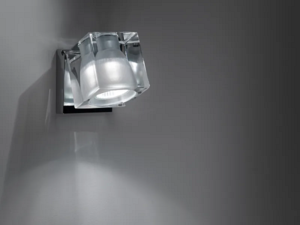 Wall Mounted Adjustable Spotlight Cubetto Fabbian factory Fabbian from Italy. Foto №2
