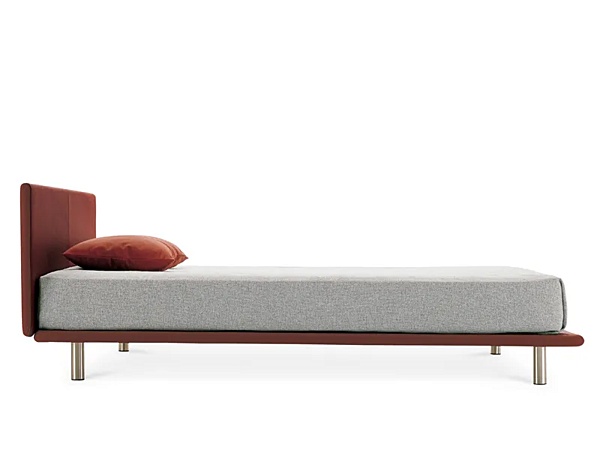 Height Adjustable Double Bed in Fabric or Leather ZANOTTA Milano factory ZANOTTA from Italy. Foto №2