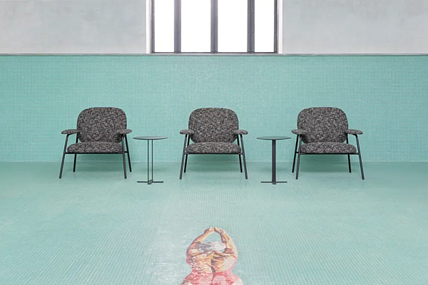 Fabric easy chair with armrests Saba Philo factory SABA from Italy. Foto №3