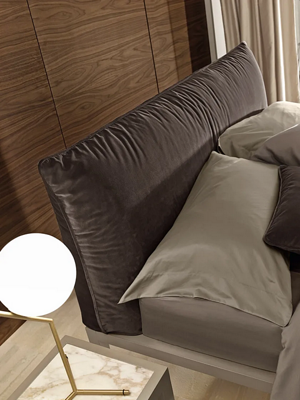 Double bed with upholstered headboard Duomo Design Lera Show Alto factory Duomo Design from Italy. Foto №2