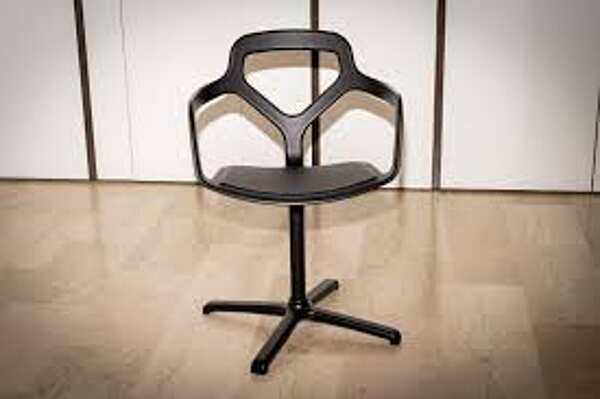 Chair DESALTO Trace - chair 528 factory DESALTO from Italy. Foto №5