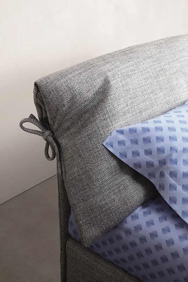 Double bed with removable cover Nathalie Flou factory Flou from Italy. Foto №5