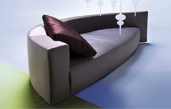 Two-seater sofa with upholstered back ERBA ITALIA Love Affair factory ERBA ITALIA from Italy. Foto №1