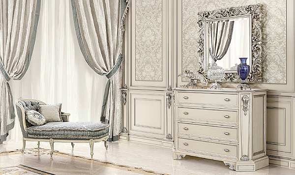 Large classic bedroom with ivory silver trim and gray fabric upholstery factory MODENESE GASTONE from Italy. Foto №3