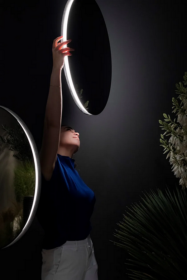 Double-sided hanging mirror with integrated lighting Artemide SE ES factory Artemide from Italy. Foto №5