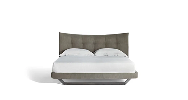 Fabric bed with upholstered headboard Aurora Tre POLTRONA FRAU factory POLTRONA FRAU from Italy. Foto №2