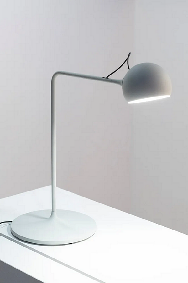 Adjustable metal desk lamp Artemide Ixa factory Artemide from Italy. Foto №6