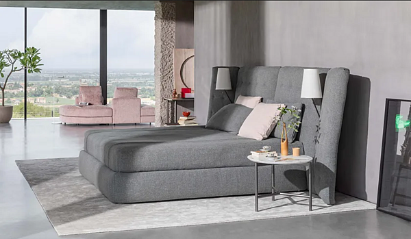 Bed with high angled headboard upholstered Flou Paravento factory Flou from Italy. Foto №4