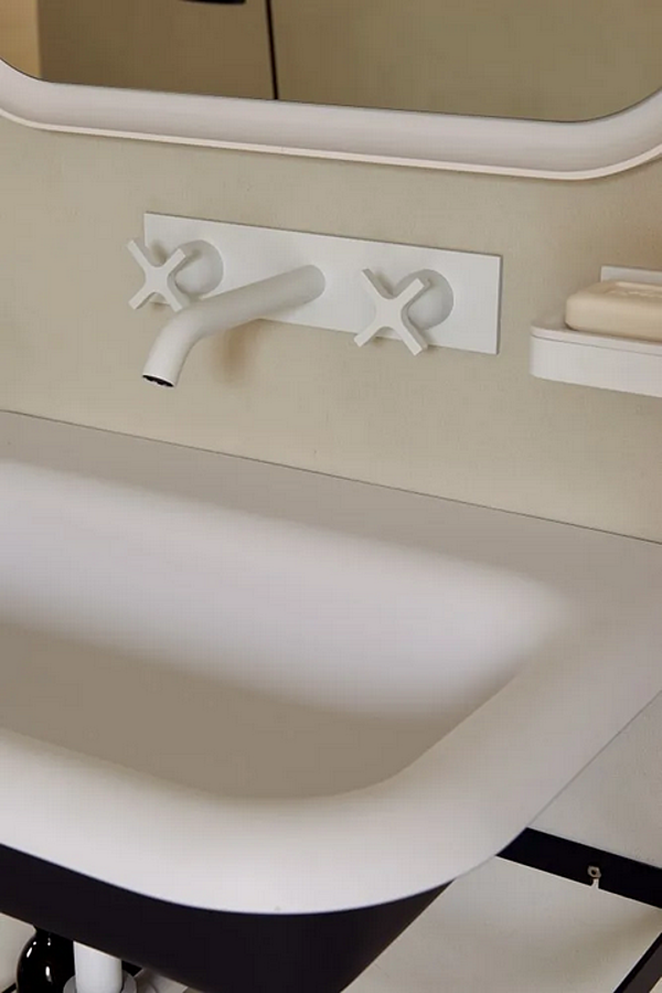 Wall Mounted Brass Washbasin Tap AGAPE Memory 3 Hole factory Agape from Italy. Foto №4