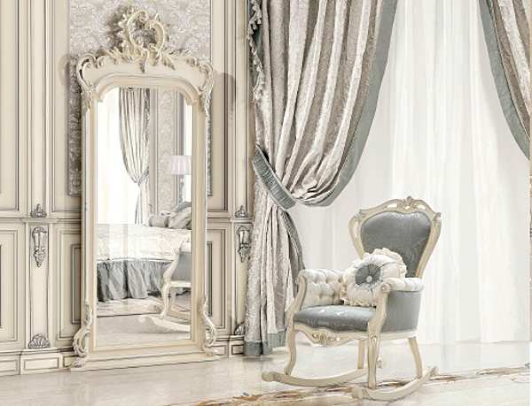 Large classic bedroom with ivory silver trim and gray fabric upholstery factory MODENESE GASTONE from Italy. Foto №5
