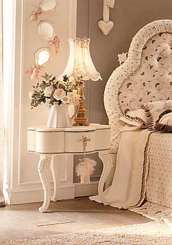 Bedside table DN09