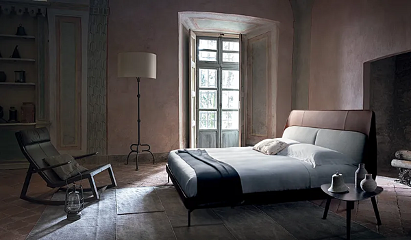 Leather bed with upholstered headboard Coupe POLTRONA FRAU factory POLTRONA FRAU from Italy. Foto №6