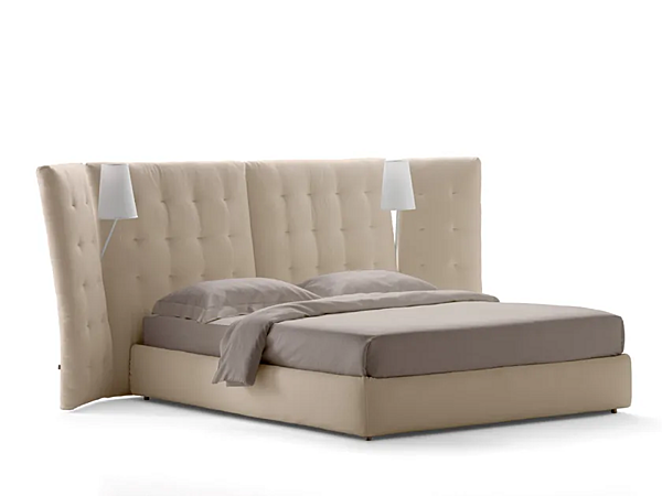 Bed with high angled headboard upholstered Flou Paravento factory Flou from Italy. Foto №1