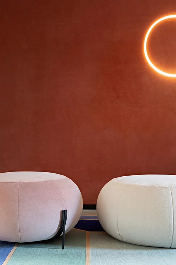 Round fabric pouf with removable lining Saba Geo factory SABA from Italy. Foto №5