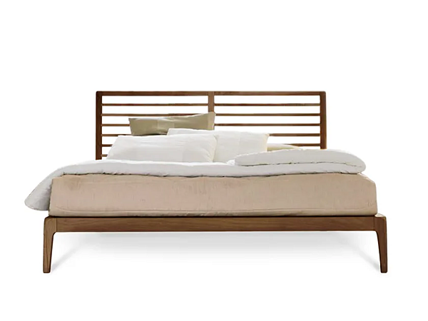 Solid wood bed with upholstered headboard DALE Essentia P 110 factory DALE from Italy. Foto №1