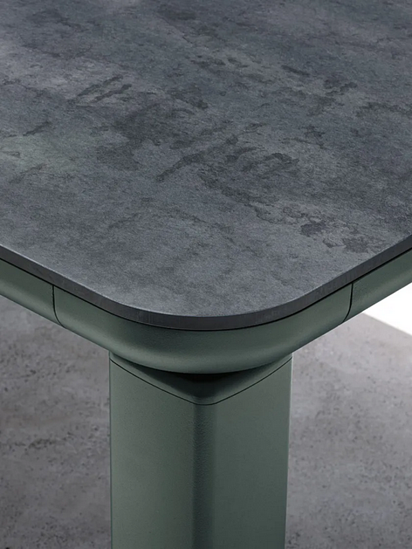 Aluminium garden table with ceramic or HPL top VARASCHIN Customade factory VARASCHIN from Italy. Foto №8