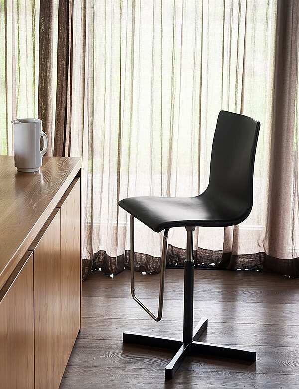 Bar stool DESALTO Wok - swivelling barstool 535 factory DESALTO from Italy. Foto №8