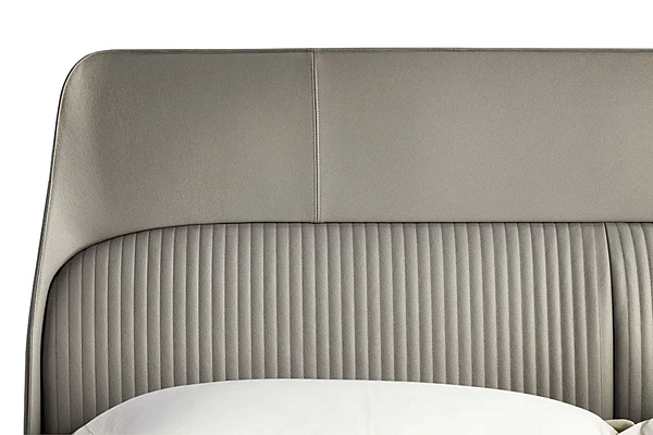 Leather bed with upholstered headboard POLTRONA FRAU Coupe de Luxe factory POLTRONA FRAU from Italy. Foto №6