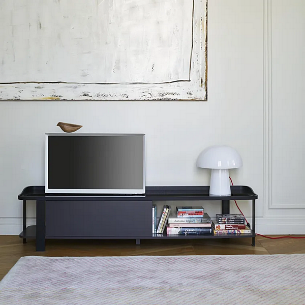 Low wood veneer TV cabinet Ligne Roset Postmoderne factory LIGNE ROSET from Italy. Foto №3