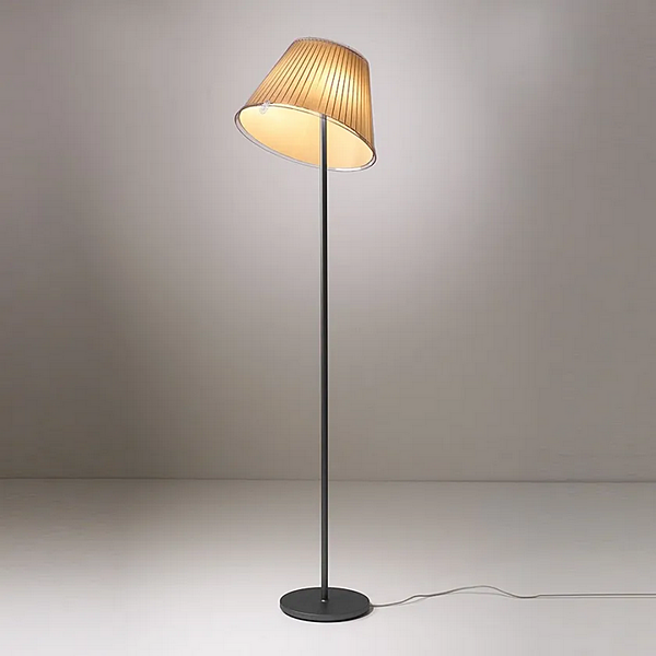 Adjustable Floor Lamp in Metal Artemide Choose factory Artemide from Italy. Foto №2