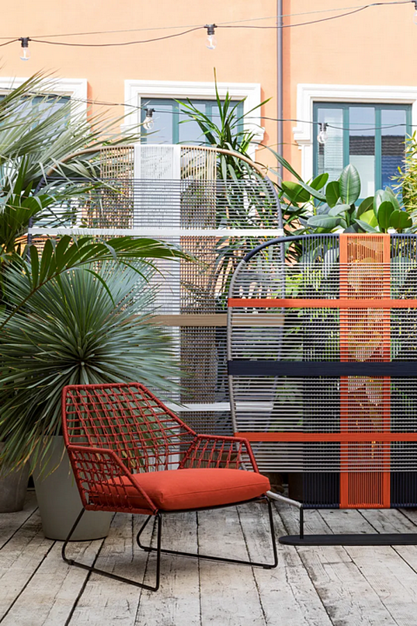 Garden armchair with removable cover and armrests in technical fabric Saba New York Soleil factory SABA from Italy. Foto №4