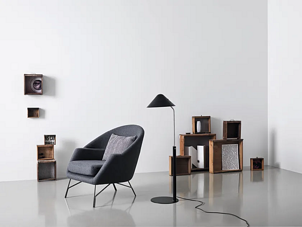 Fabric armchair with armrests Saba Chillout factory SABA from Italy. Foto №4