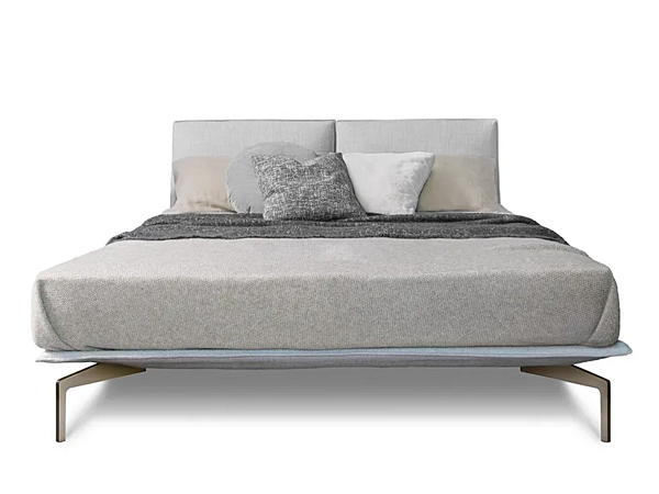 Double bed with upholstered headboard fabric Saba Avant Apres factory SABA from Italy. Foto №1