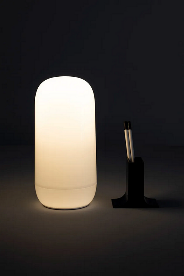 Portable Plastic Table Lamp Artemide Gople factory Artemide from Italy. Foto №24