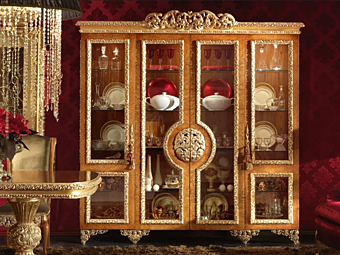 Display cabinet made of wood with glass doors A.R. Arredamenti Royal Collection 712/A factory A.R.ARREDAMENTI SRL from Italy